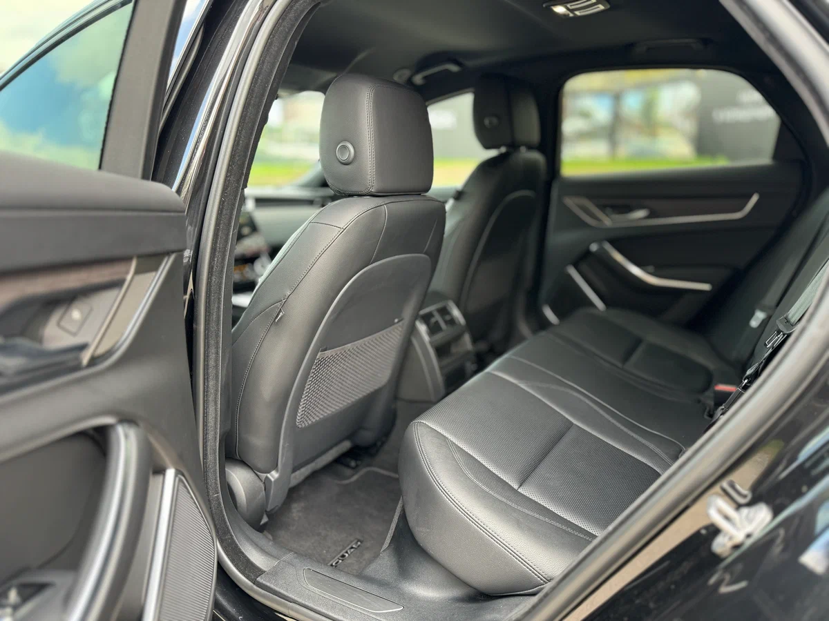 Jaguar XF аренда