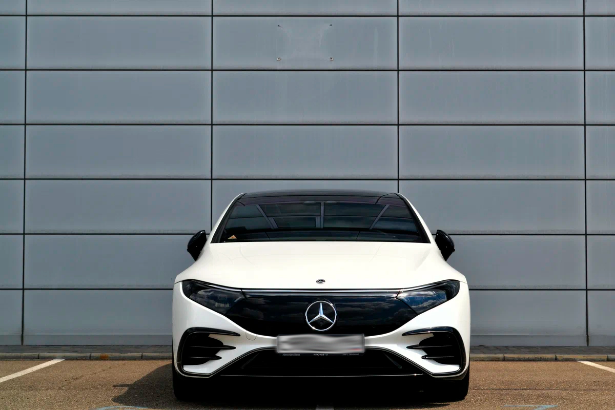 Аренда Mercedes EQS